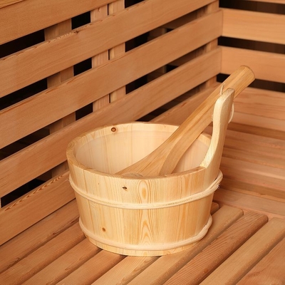Pièce rouge de Cedar Wooden Outdoor Cube Sauna de 8 personnes avec le fourneau électrique