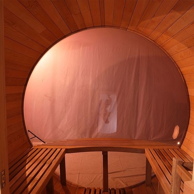 Sauna extérieur traditionnel en bois massif de cèdre rouge avec vue panoramique