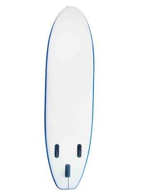 Le panneau de palette gonflable croisé extérieur tiennent la planche de surf pour le débutant